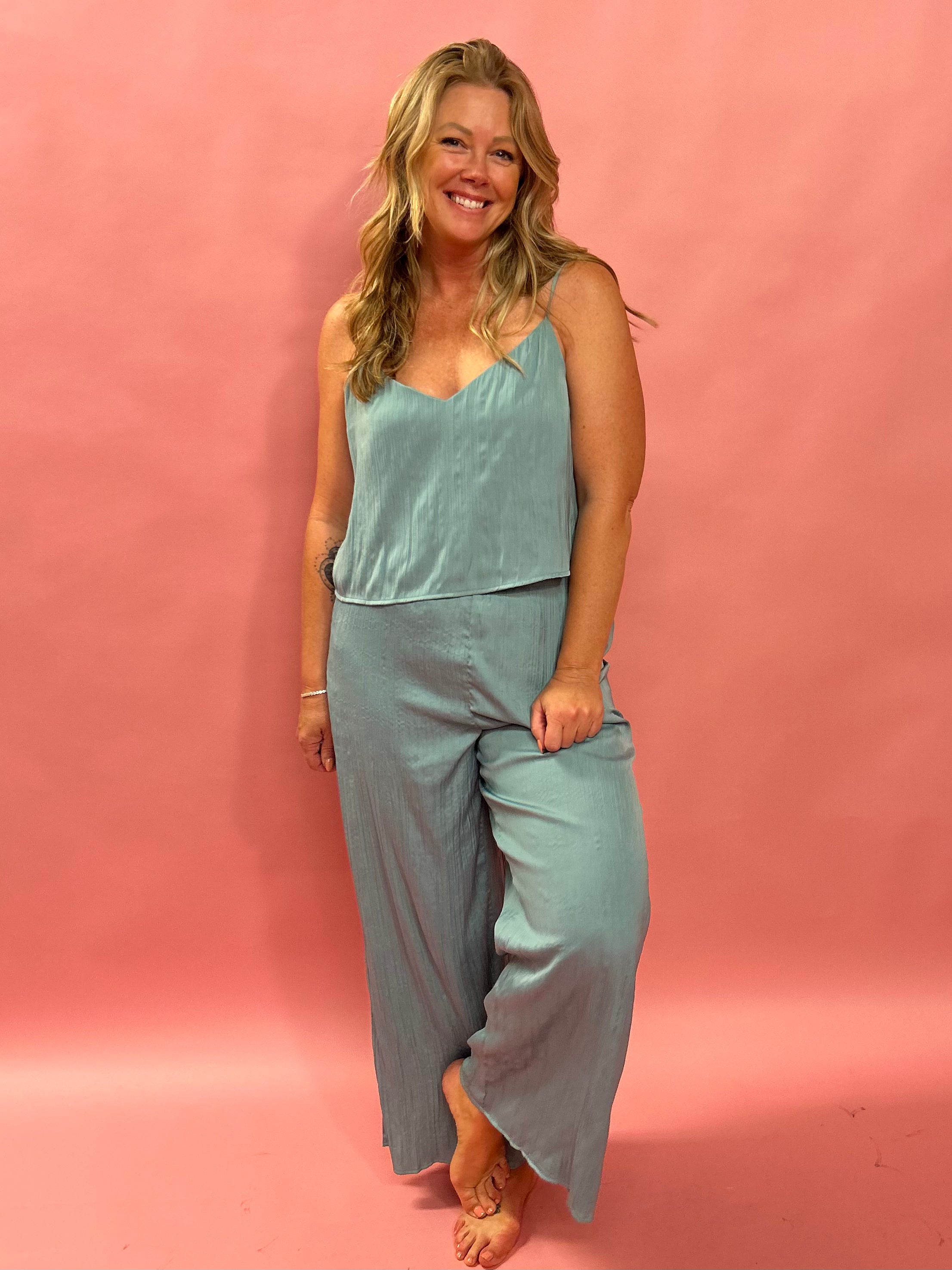 Fiore Crinkle Satin Tank in Sea Pine