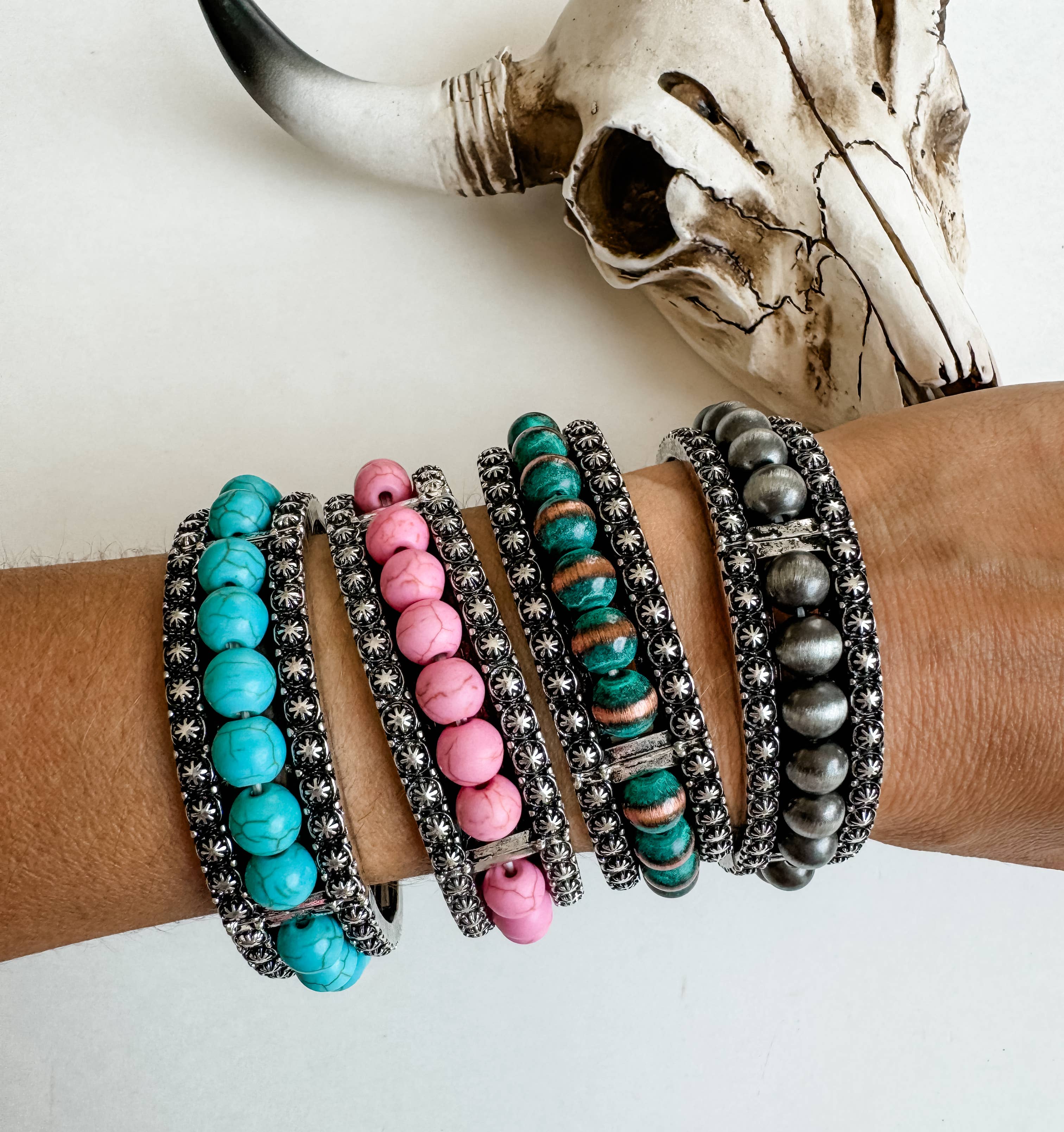 Navajo Style Pearl with Concho Stretch Bracelet
