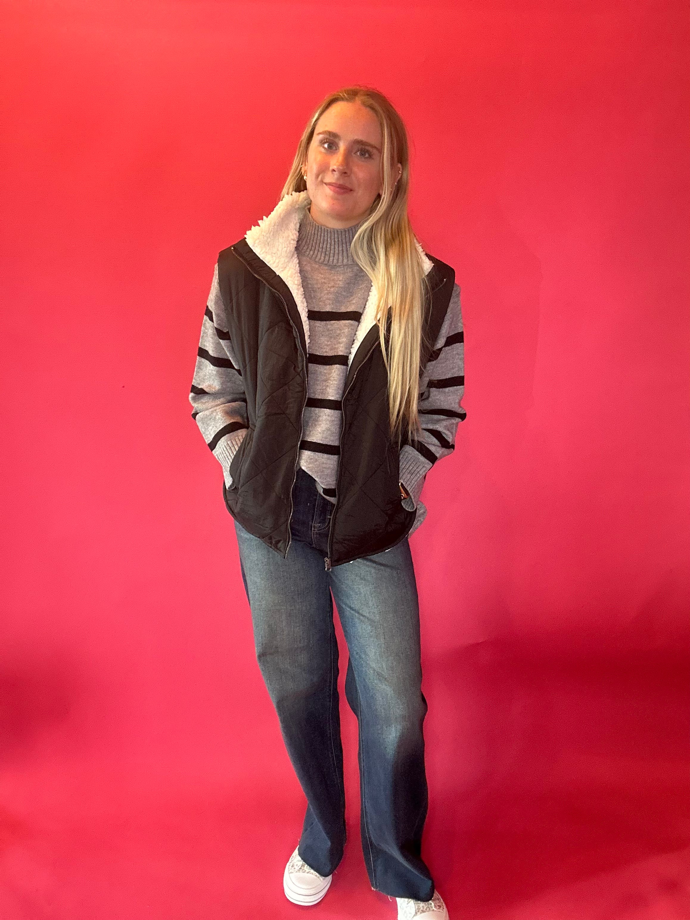 Cozy Contrast Quilted Fleece Vest in Black