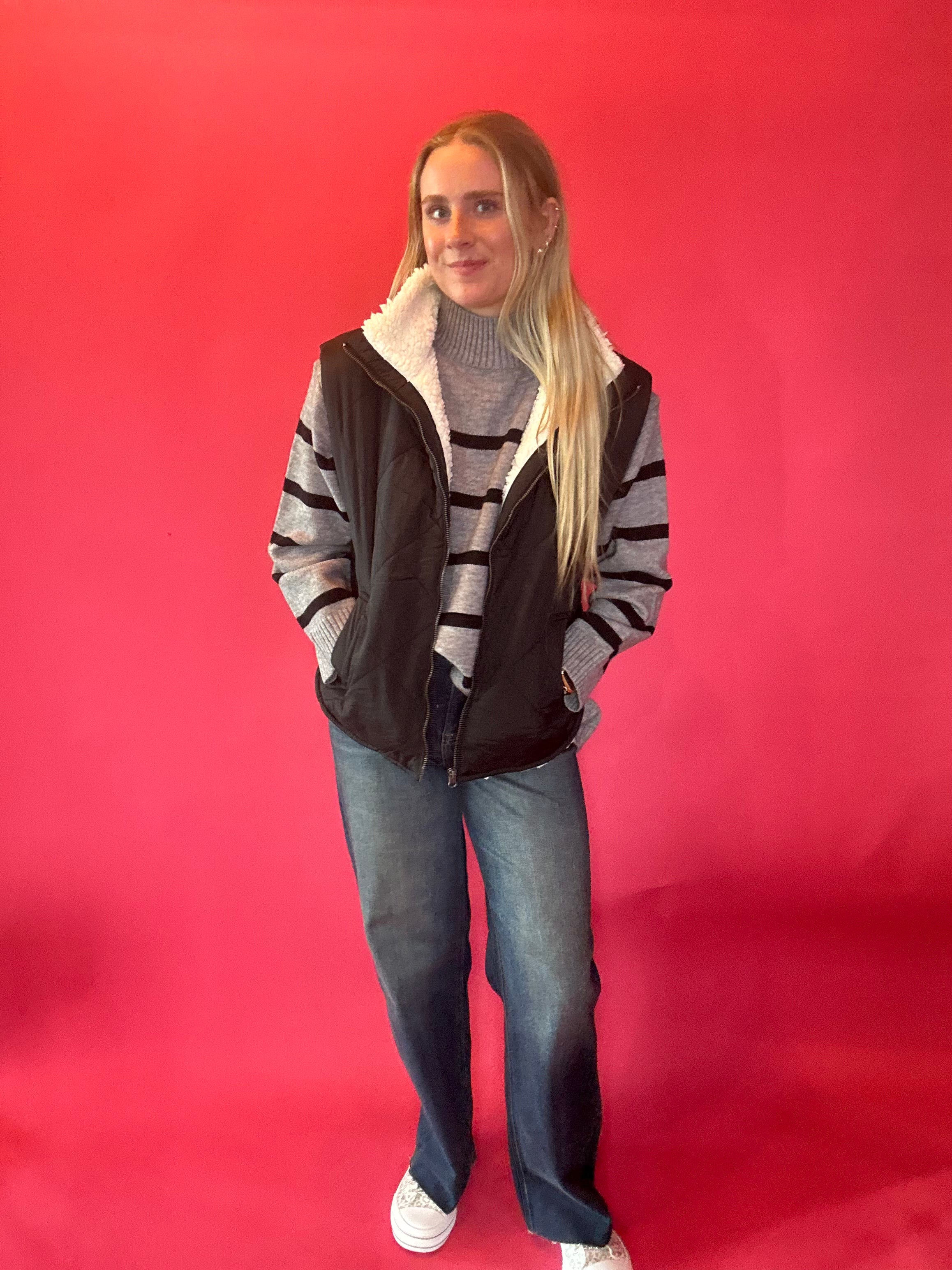 Cozy Contrast Quilted Fleece Vest in Black