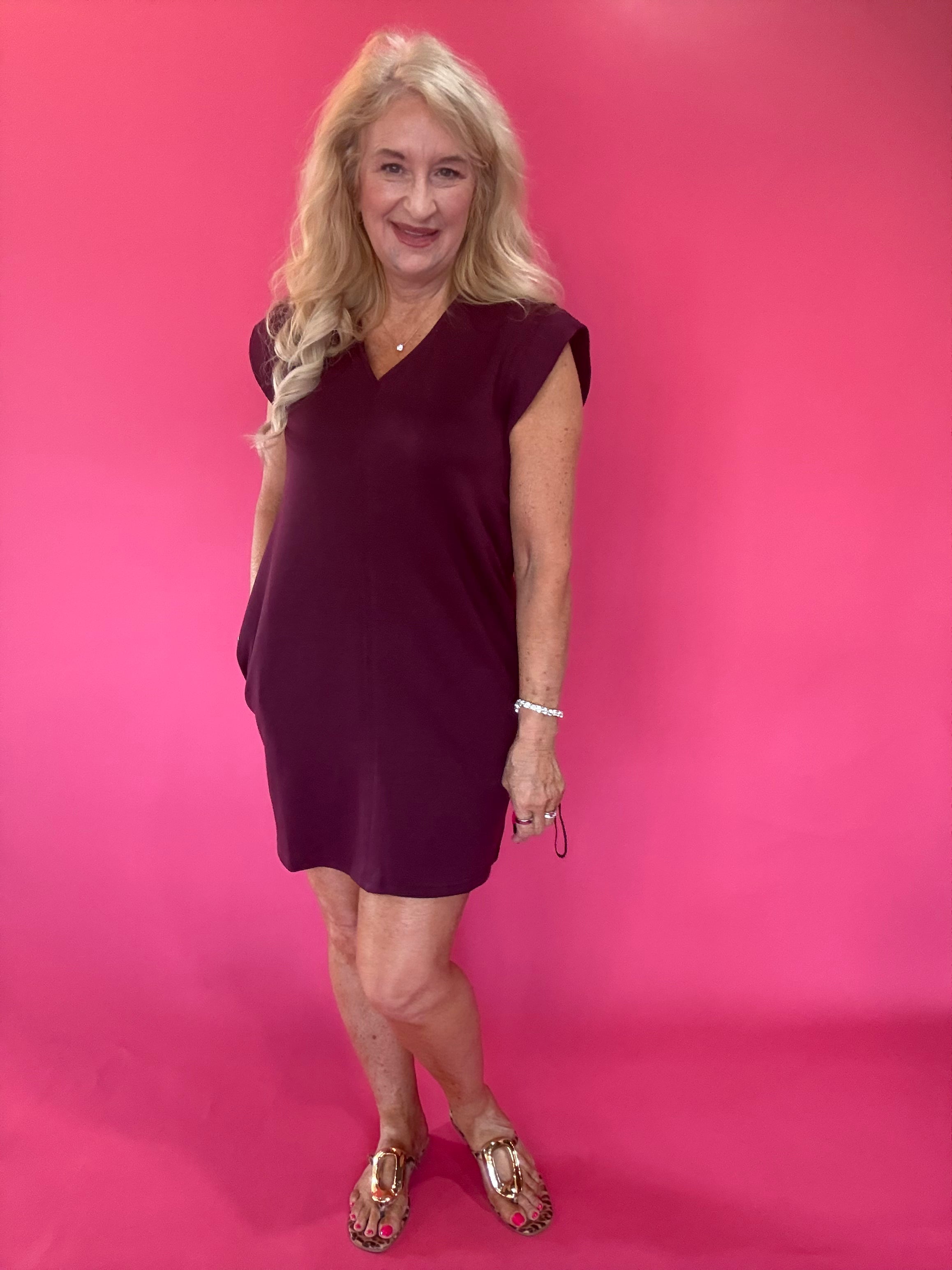 Effortless V-Neck Shift Dress in Burgundy
