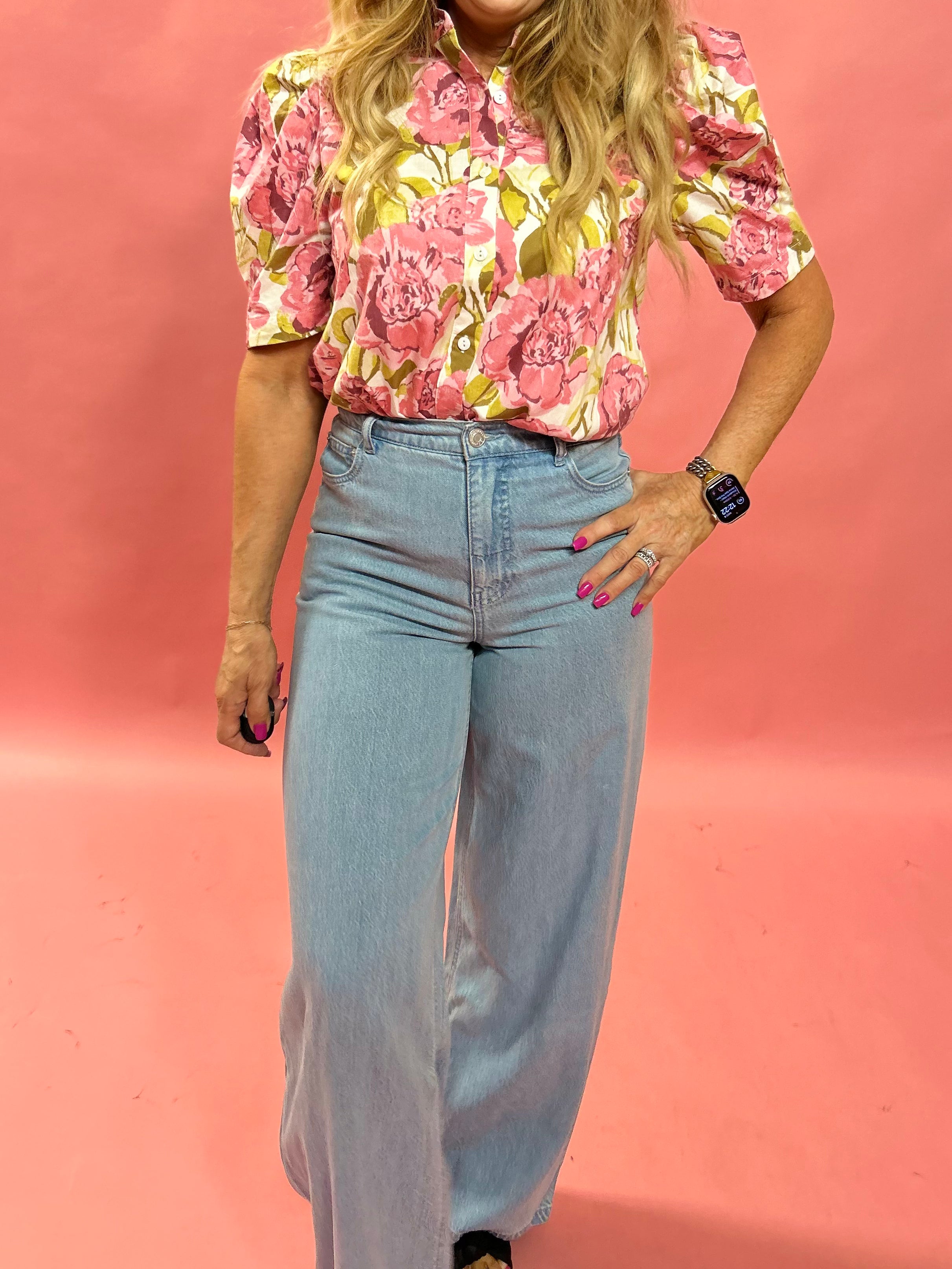 Feminine, flowy, Chic Floral Blouse