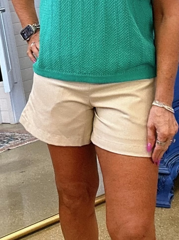 Andrea Trouser Shorts in Taupe