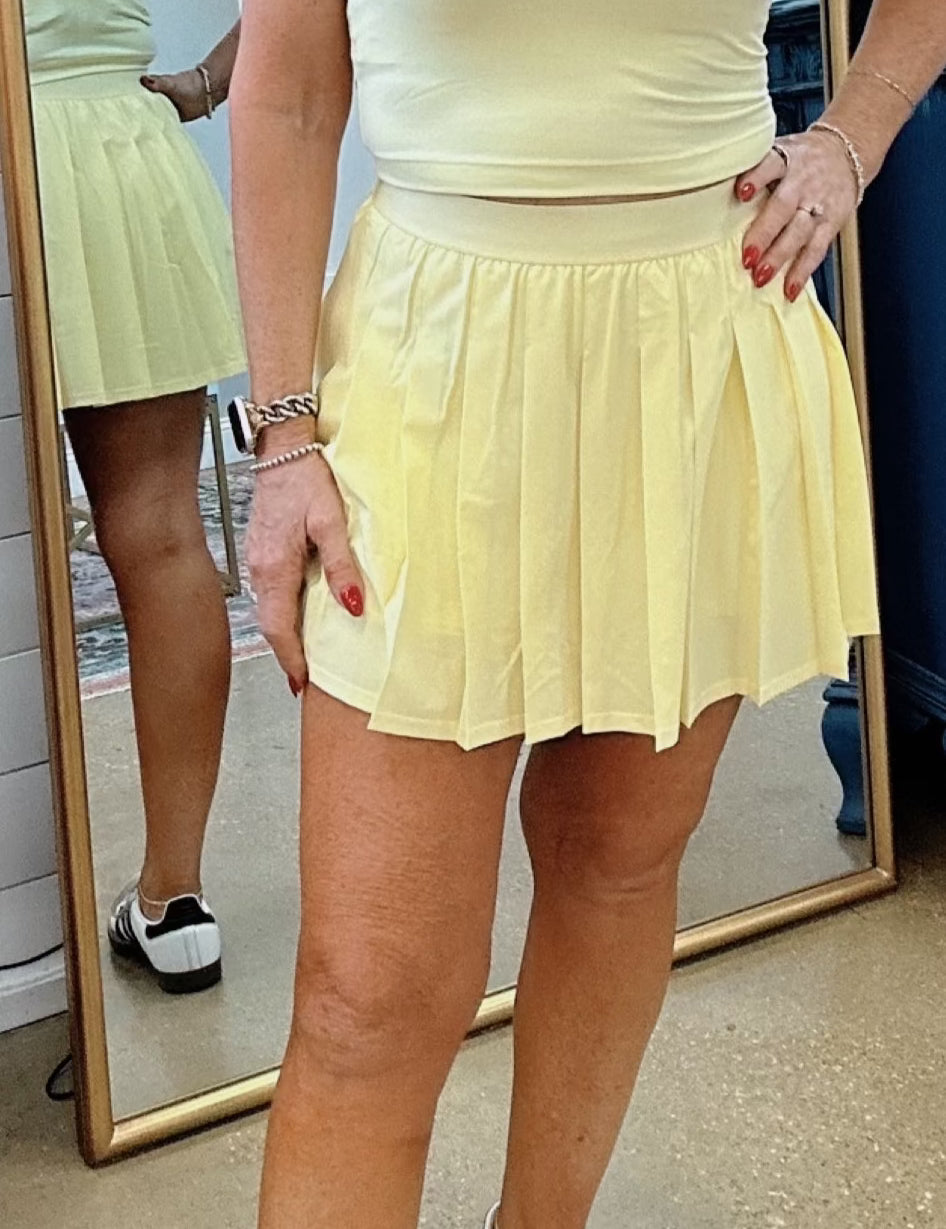 Gloria Active Pleat Tennis Skort in Yellow