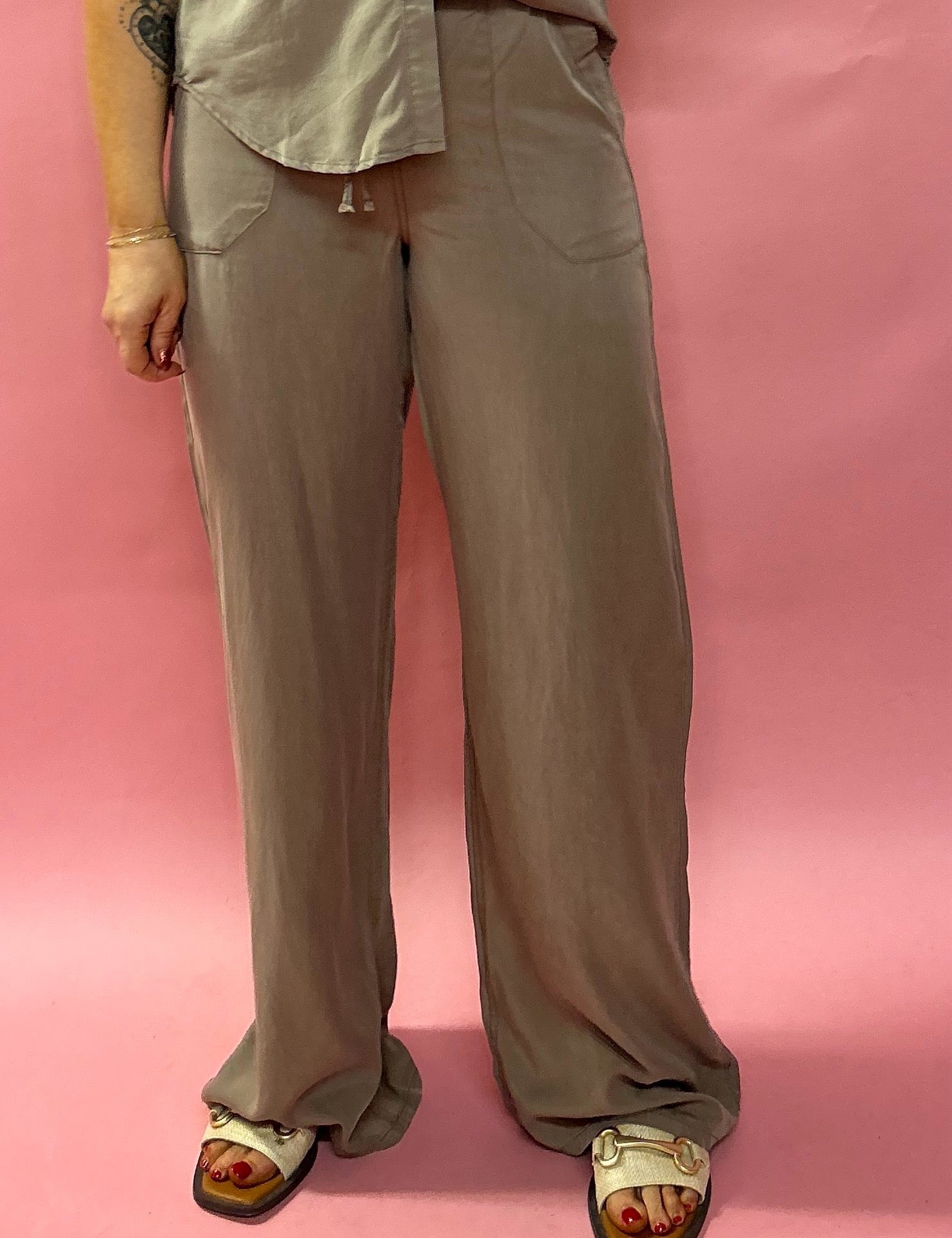 Hillary High Waist Drawstring Pants in Brown