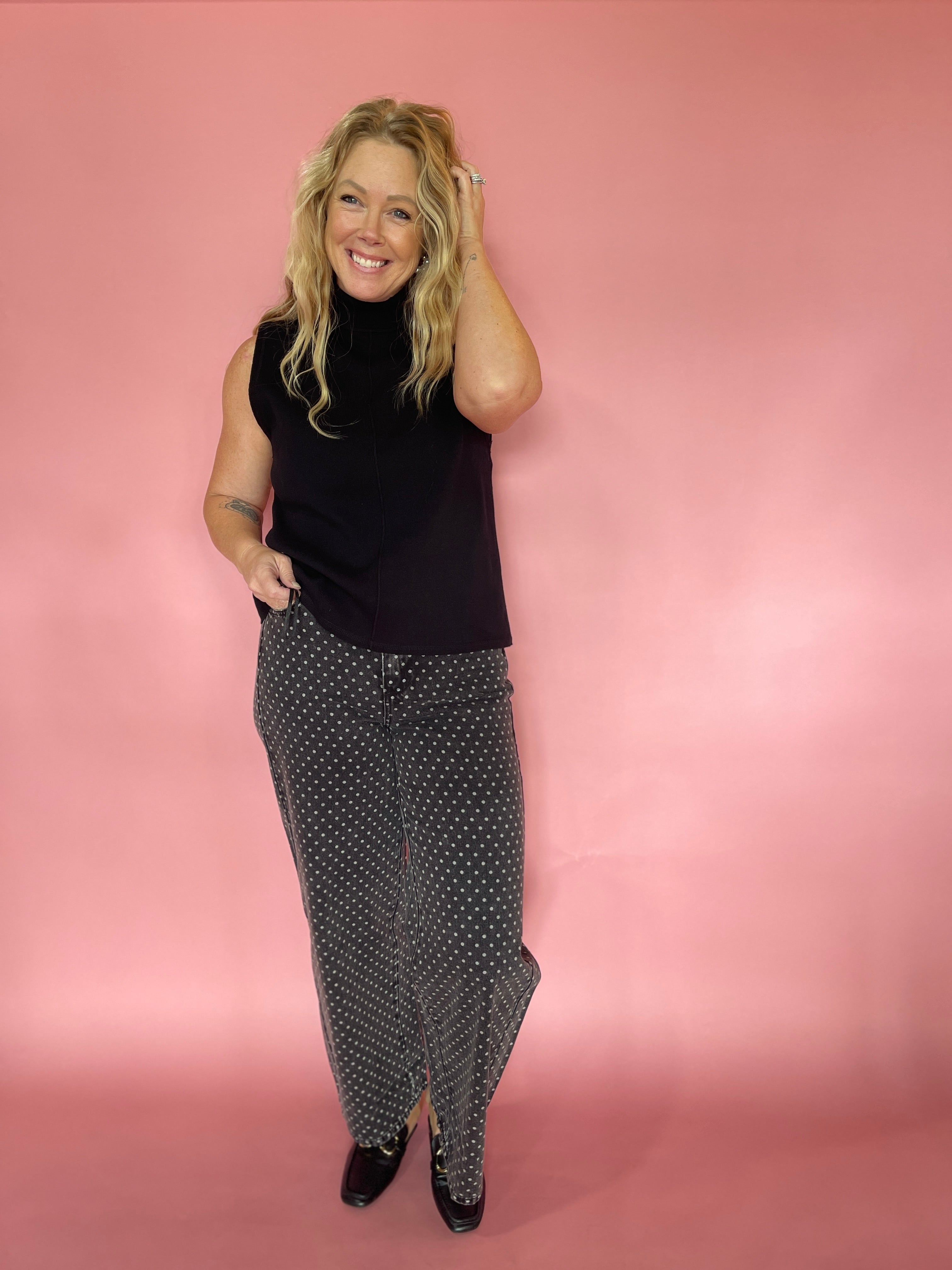 Lightweight Knit Sleeveless Turtleneck Layering Top in Black