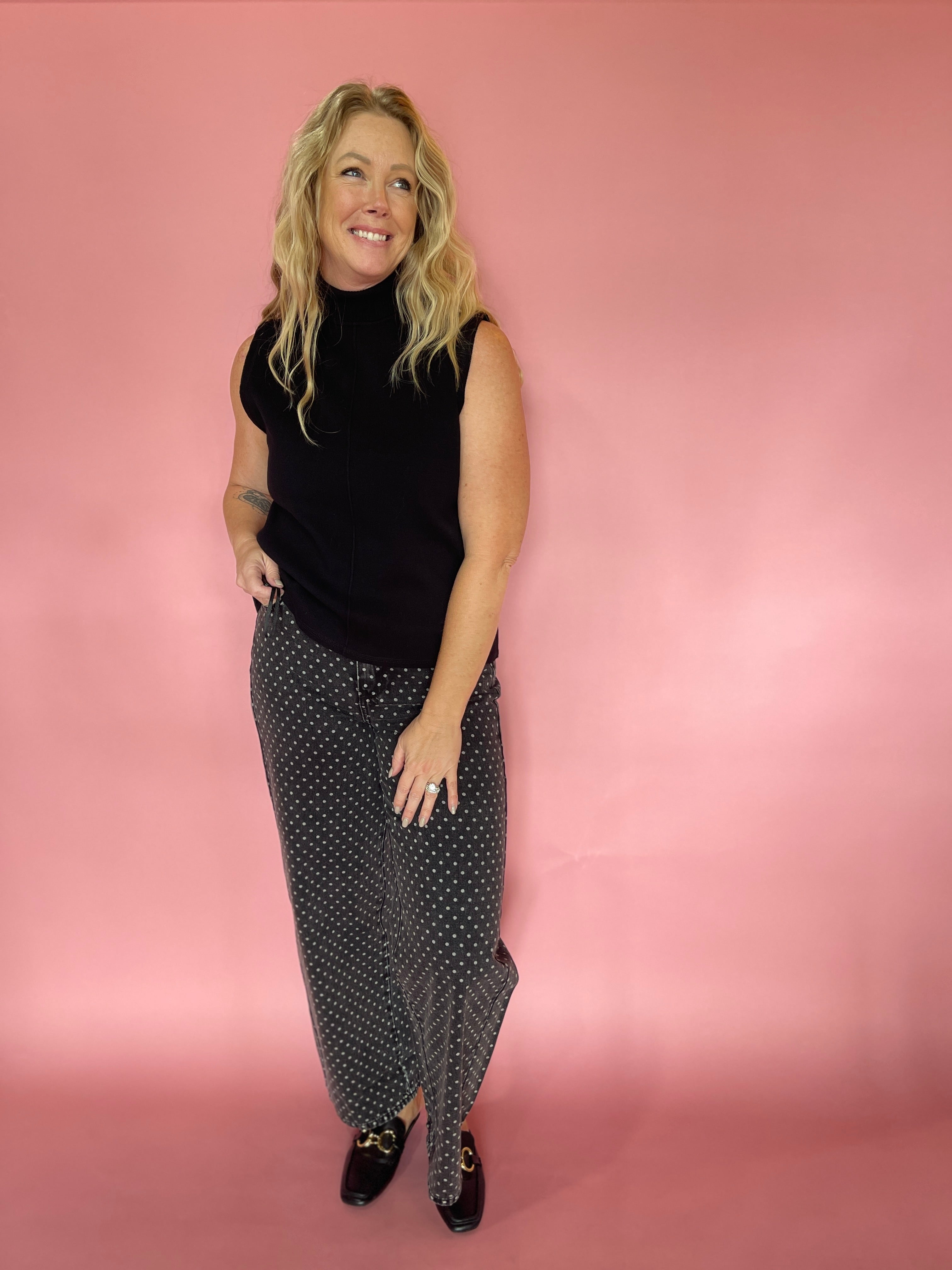Lightweight Knit Sleeveless Turtleneck Layering Top in Black