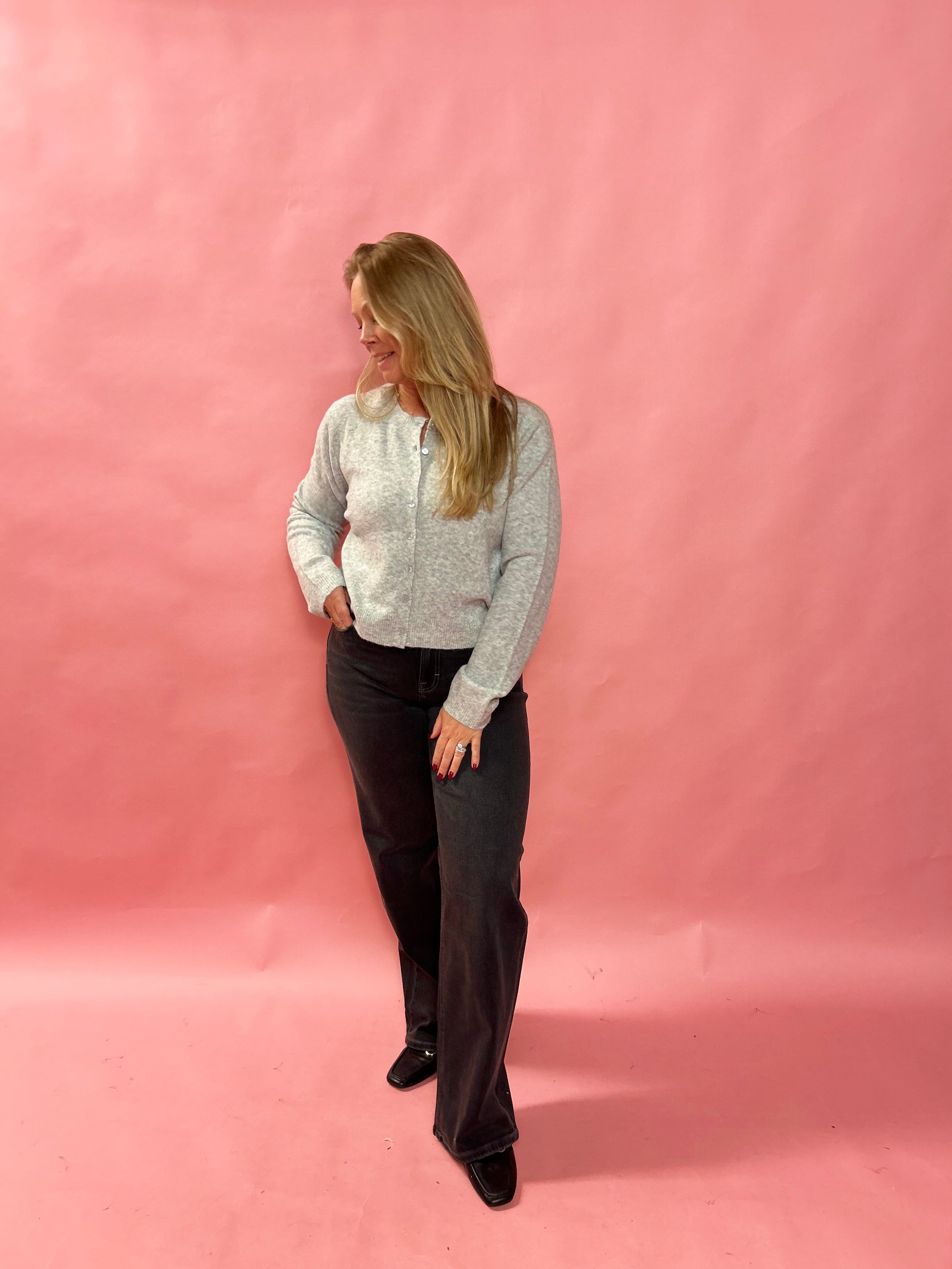 Logan Dark Light Wash Stretch Dad Jean in Charcoal