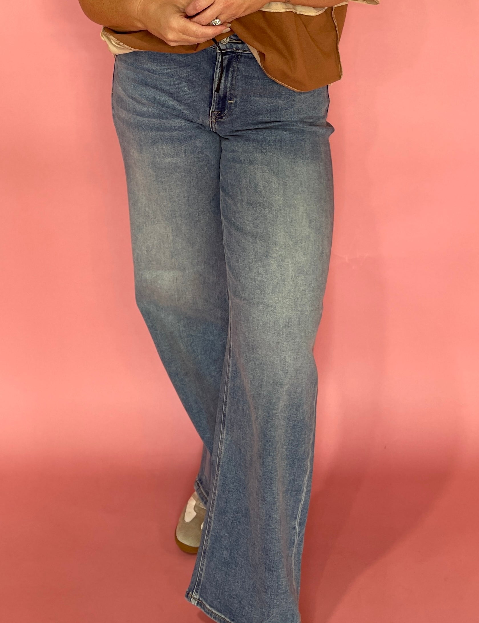 Logan Mid-Rise Clean Stretch Dad Jeans