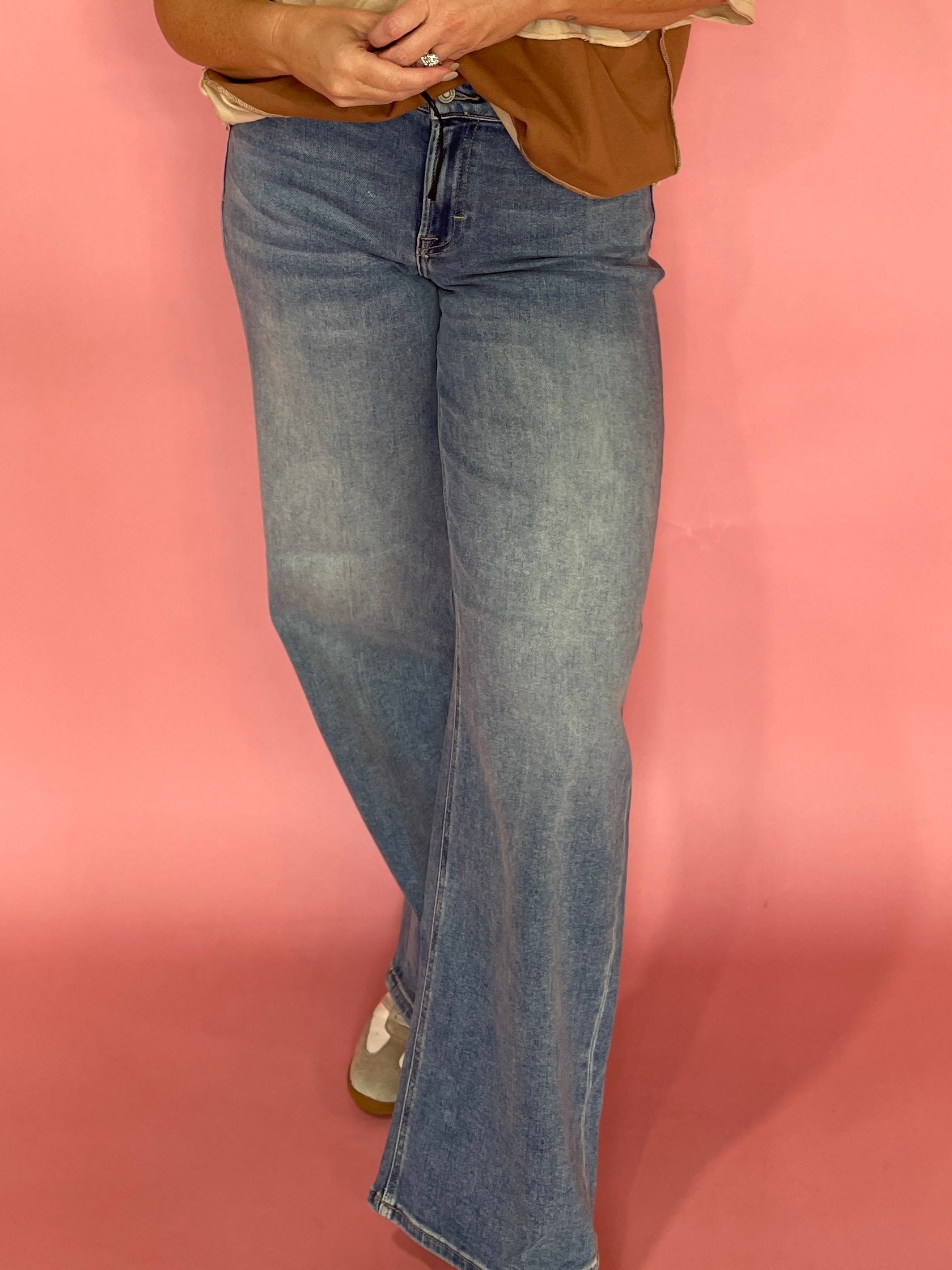Logan Mid-Rise Clean Stretch Dad Jeans
