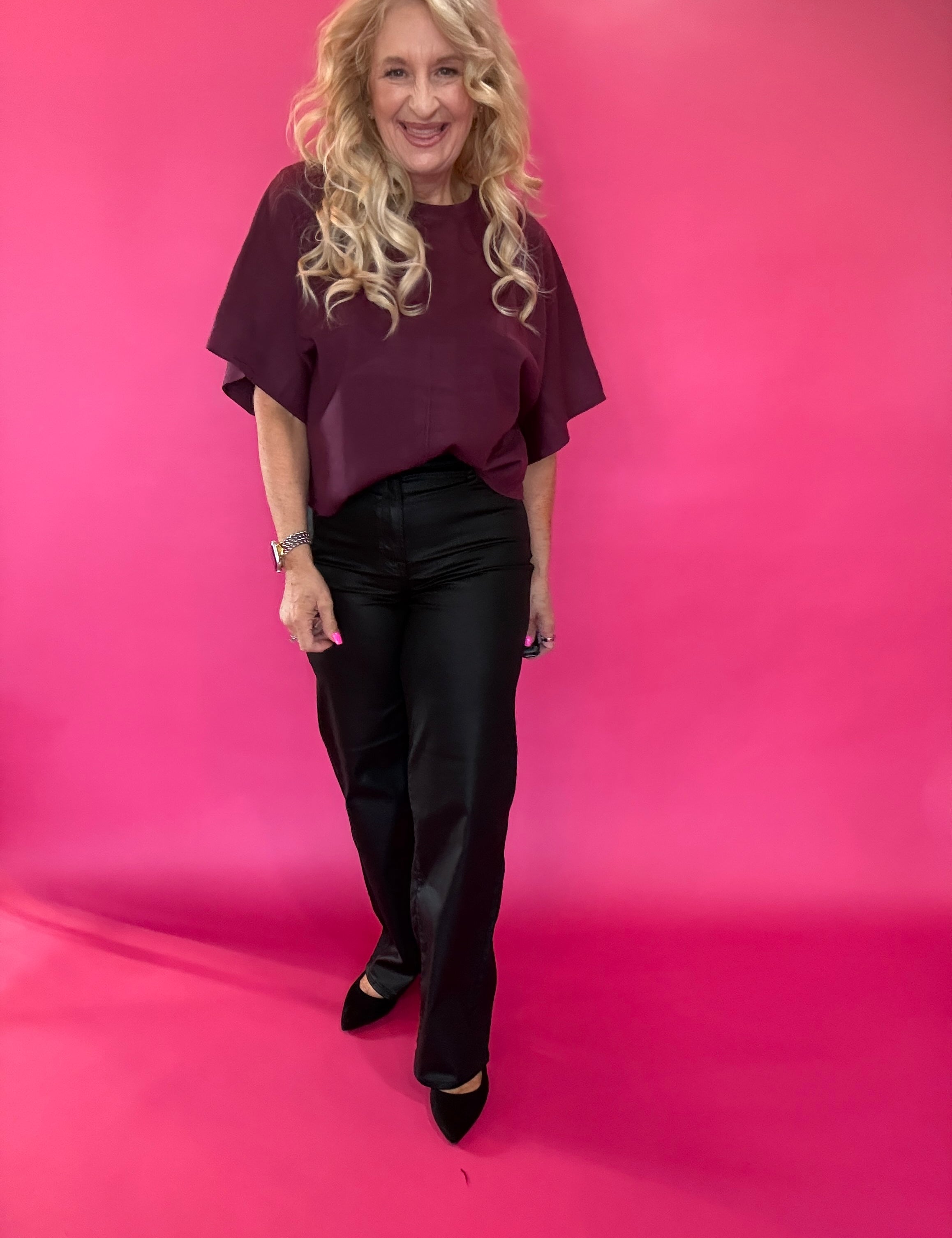 Solid Round Neck Short Sleeve Knit Top in Wine