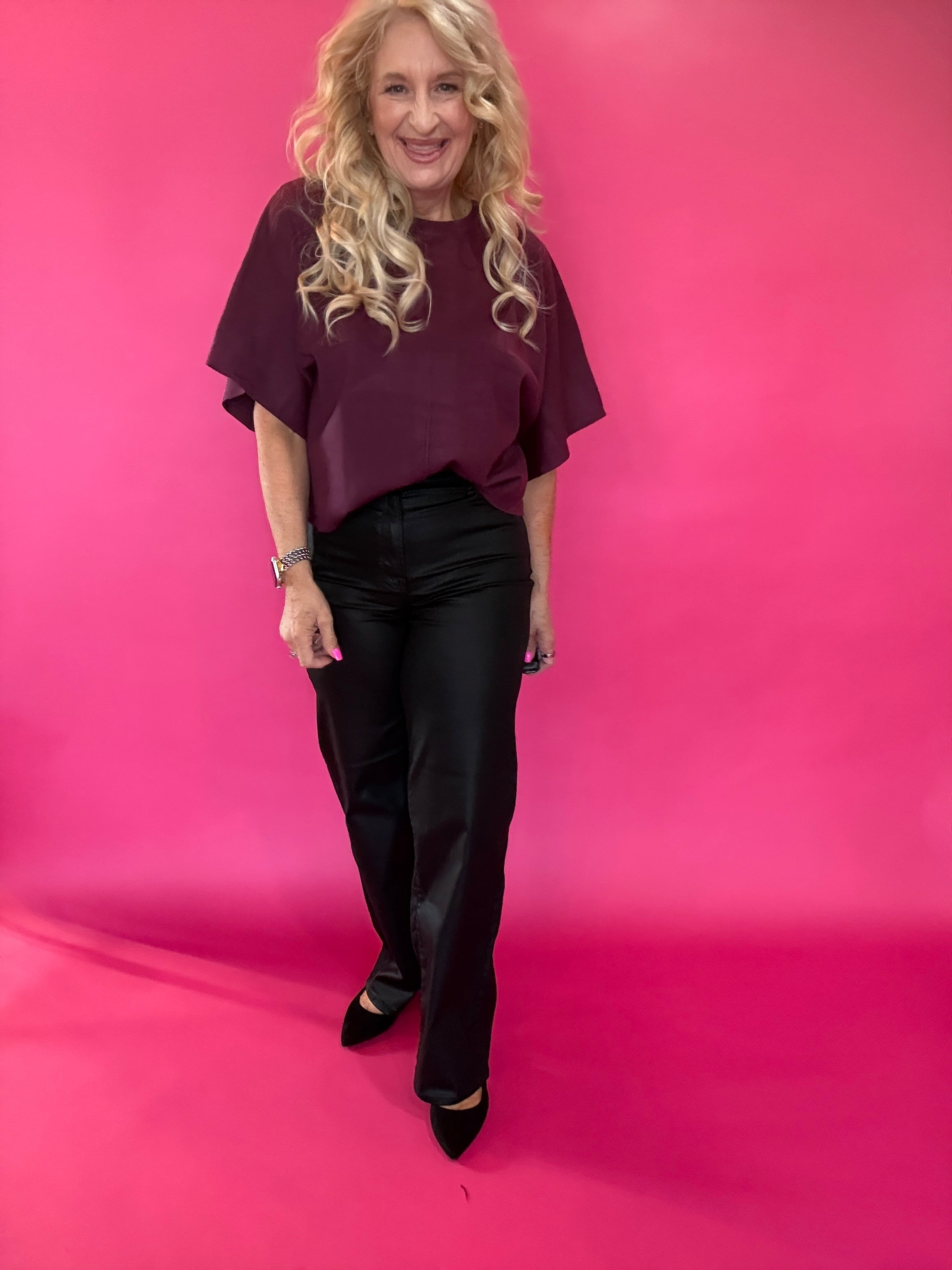 Solid Round Neck Short Sleeve Knit Top in Wine