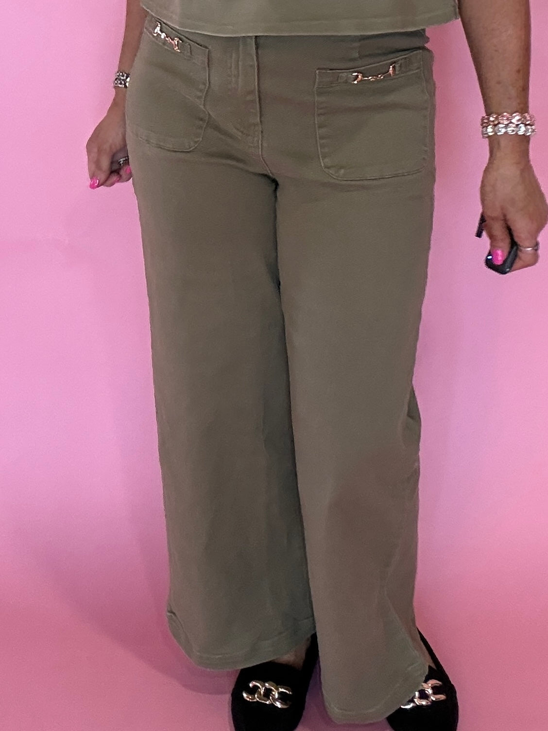 Wide Awake Wide-Leg Pants in Olive